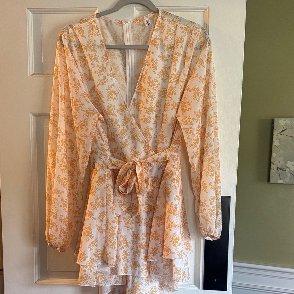 Yellow and white Floral romber with tie